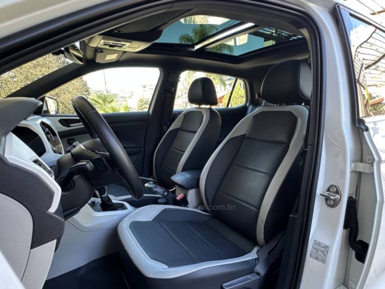VOLKSWAGEN - T-CROSS - 2020/2020 - Branca - R$ 112.000,00