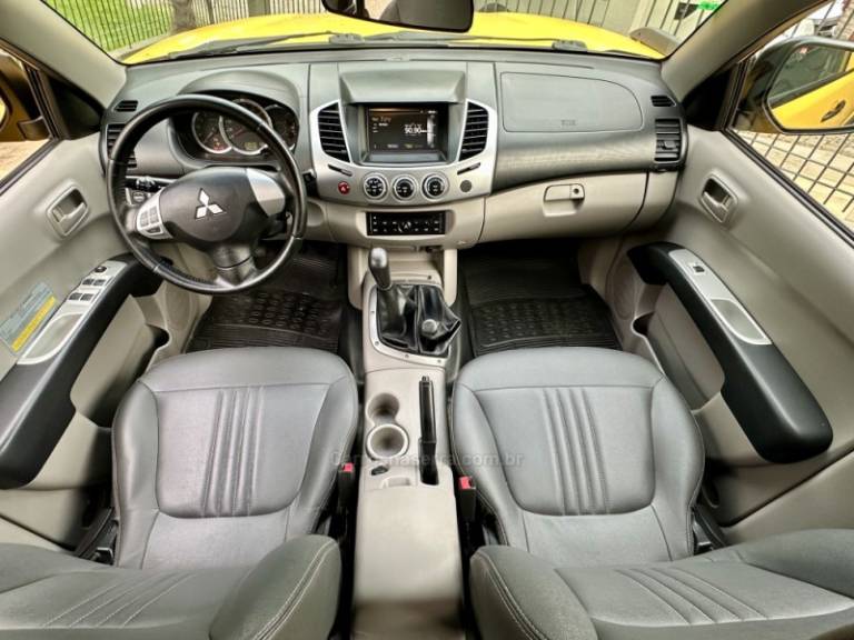 MITSUBISHI - L200 SAVANA - 2013/2013 - Amarela - R$ 125.000,00