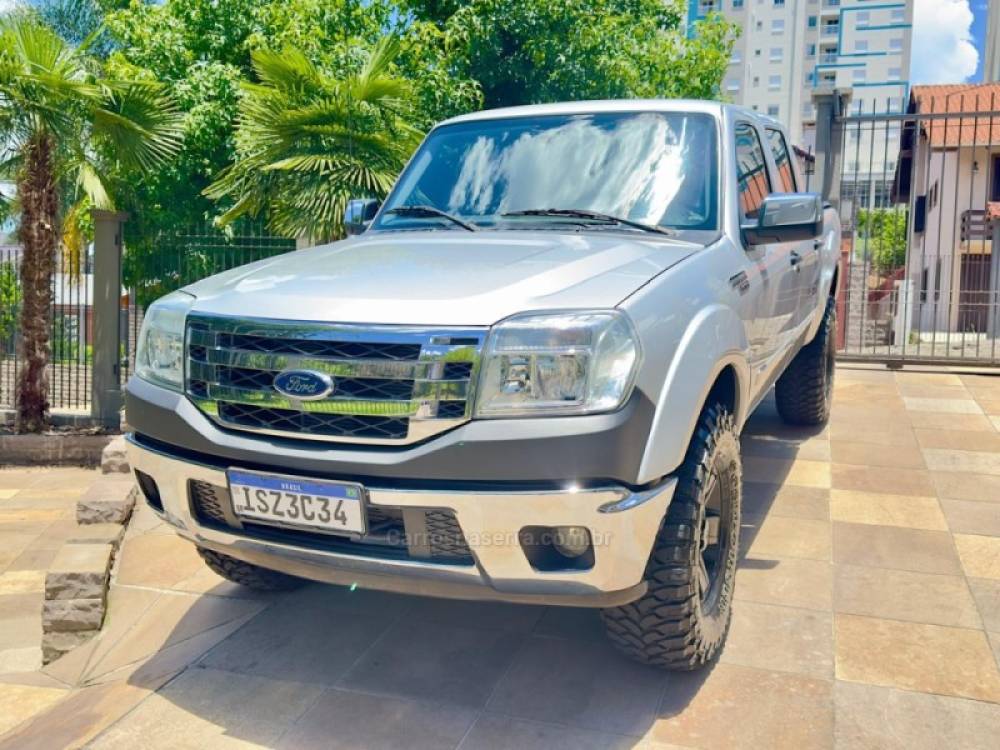 FORD - RANGER - 2012/2012 - Prata - R$ 90.000,00