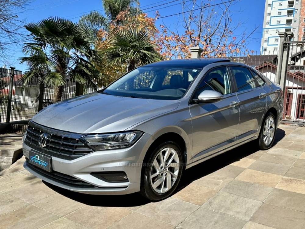 VOLKSWAGEN - JETTA - 2020/2020 - Prata - R$ 123.000,00