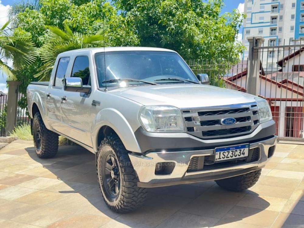 FORD - RANGER - 2012/2012 - Prata - R$ 90.000,00