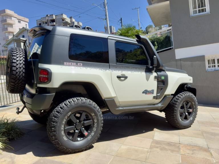 TROLLER - T4 BOLD - 2017/2017 - Branca - R$ 178.000,00