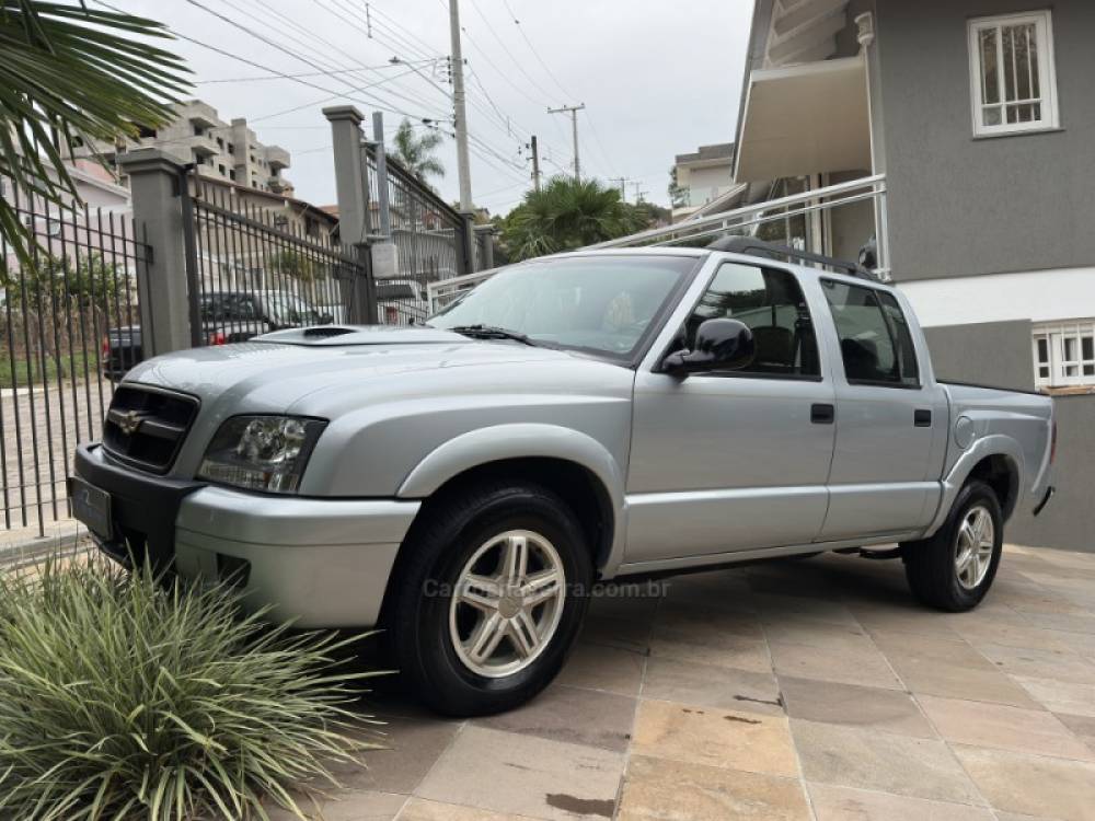 CHEVROLET - S10 - 2008/2008 - Prata - R$ 78.000,00