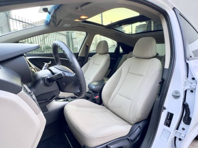 HYUNDAI - I30 - 2015/2015 - Branca - R$ 74.500,00